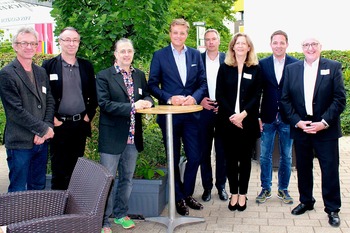 Andreas Hofer, Markus Höninger, Prof. Dipl.-Ing. Mark Blaschitz, Prof. Christoph Ehrhardt, Frank Peter Unterreiner, Christiane Stoye-Benk, Dirk Löhle, Prof. Dr. Hanspeter Gondring FRICS (v.l.n.r.)