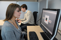 Studenten mit Eye Tracker