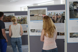 Posterausstellung Peace Counts - Reportage von Friedensmachern aus Konfliktregionen