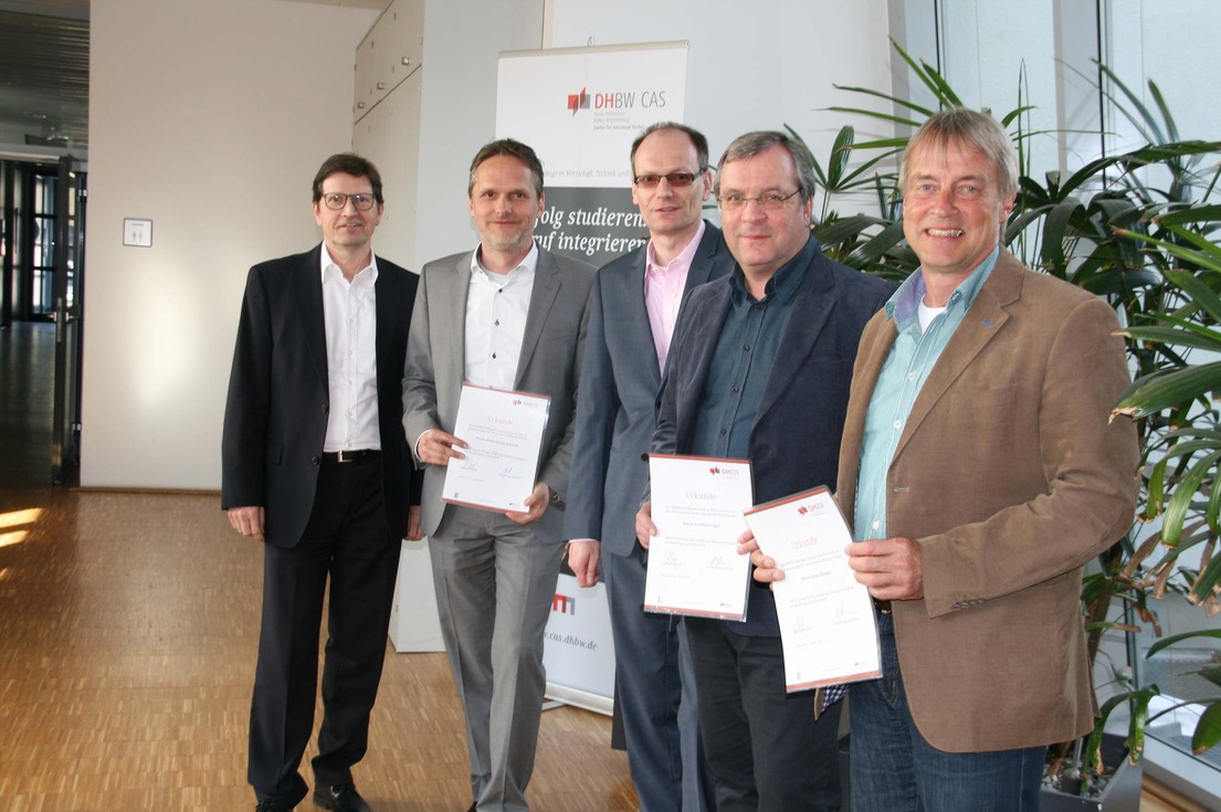 Gruppenbild mit Prof. Dr. Hartmuth Diery, Stefan Rump-Schmidt, Prof. Dr.-Ing. Olaf Herden, Joachim Vogel und Jens Ellinger (v.l.n.r.)