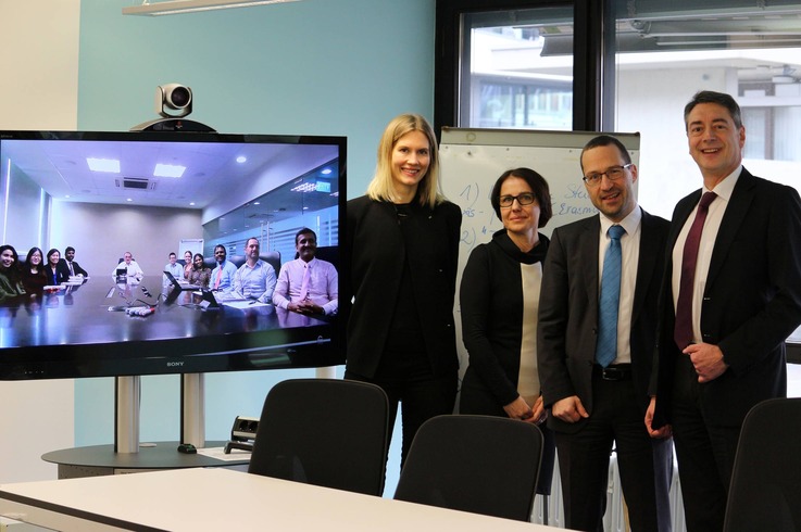 Vertreterinnen und Vertreter der JCUS mit Merit Sauter (Auslandsamt DHBW Stuttgart), Susanne Hollbach (Auslandsamt DHBW Stuttgart), Prof. Dr. Dirk Klimkeit (Professor für BWL), Prof. Dr. Joachim Weber (Rektor DHBW Stuttgart).