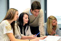 Studierende in der Diskussion