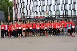 Das Team der DHBW Stuttgart vor dem Lauf