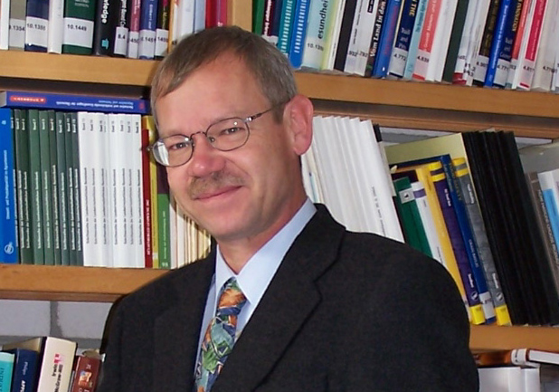 Porträt Prof. Dr. Tilmann Becker