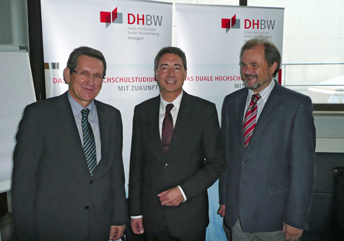 von links nach rechts: DHBW Präsident Prof. Reinhold R. Geilsdörfer; Rektor der DHBW Stuttgart Prof. Dr. Joachim Weber, Hochschulratsvorsitzender Ulrich Höschle von der Festo AGP