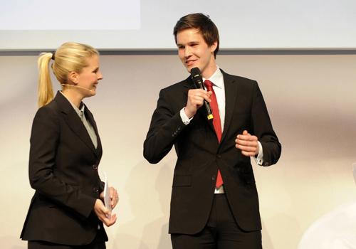 Tobias Strauch (rechts) bei der Verleihung des Karriere-Preises der DZ Bank Gruppe